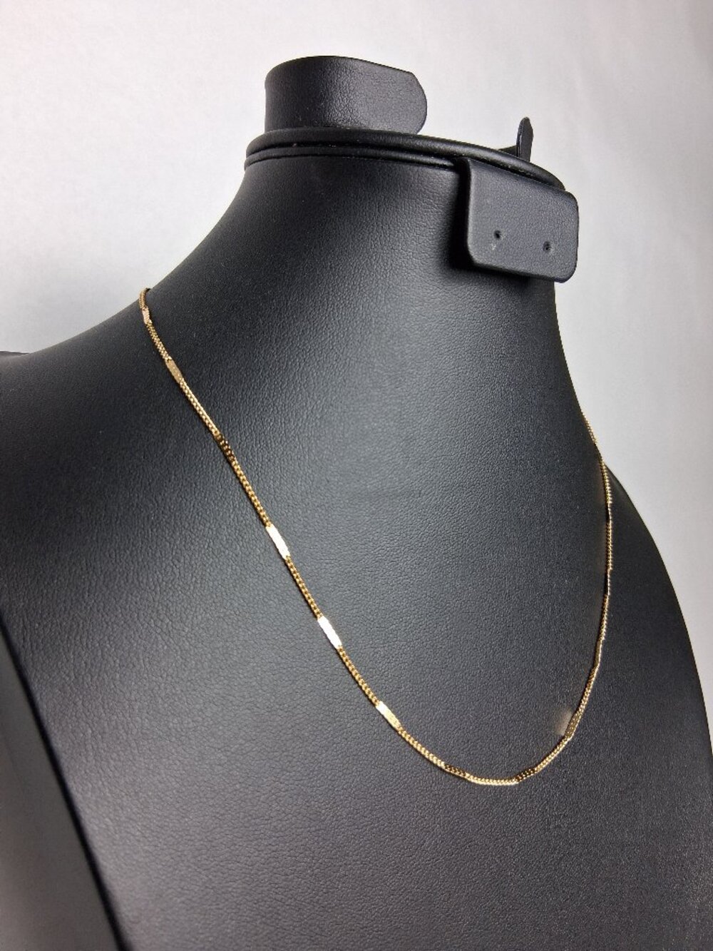 Elegant Gold-Tone Minimalist Necklace 18k Gold Plated